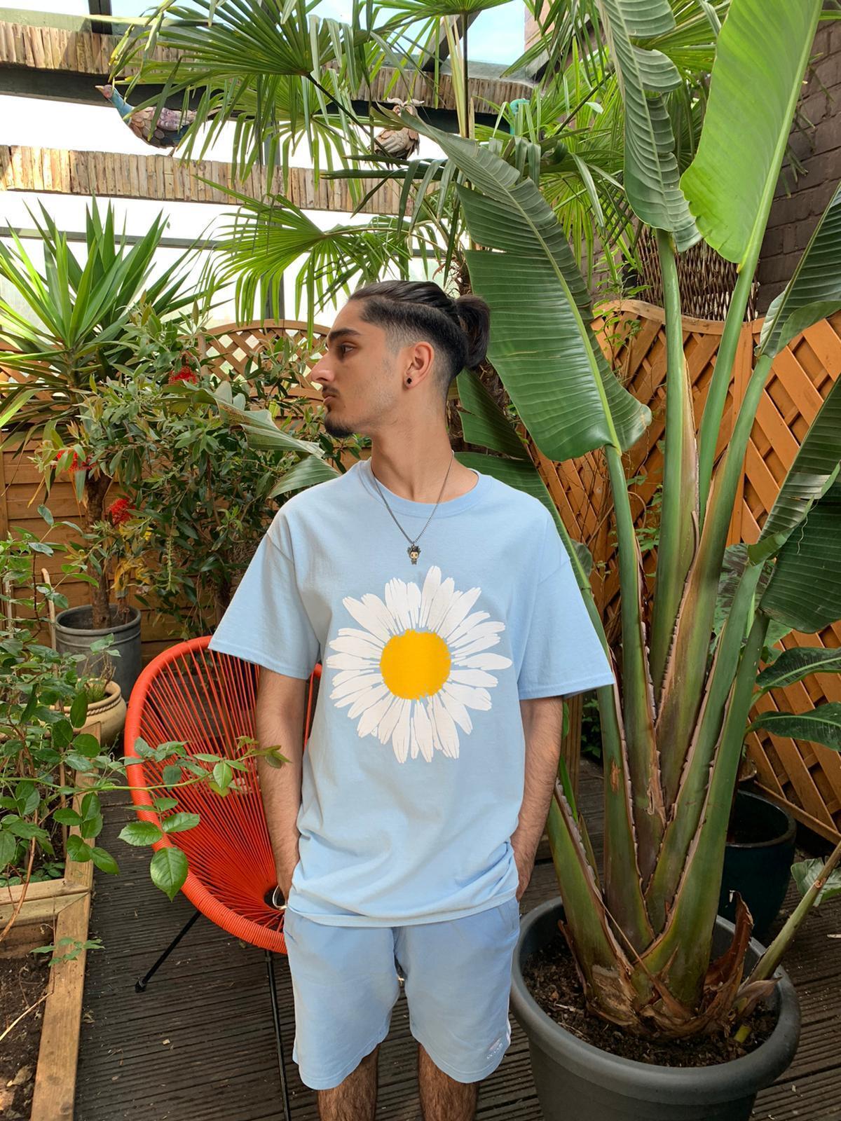 Unisex Daisy Print Sky Blue Graphic Print t-Shirt